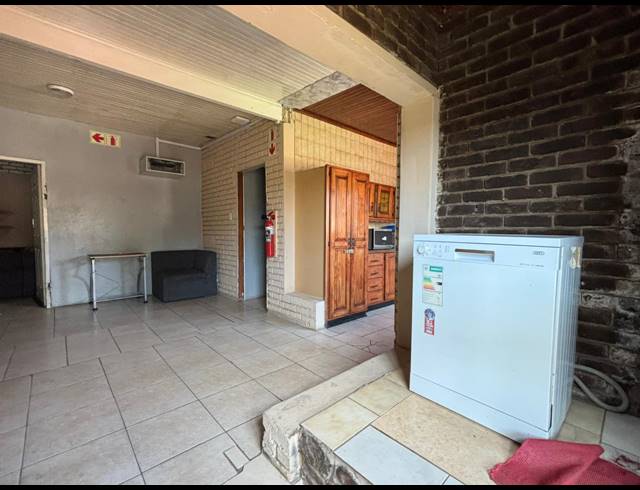 23 BEDROOM HOUSE FOR SALE IN BEDWORTH PARK